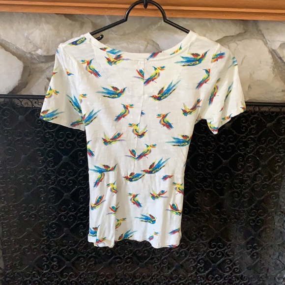 Meadow Rue by Anthropologie White Rainbow Pajaro Bird Print Tee Shirt Small NWOT - Picture 7 of 16